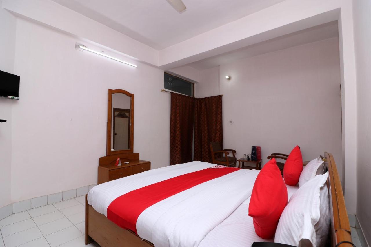Oyo 16112 Hotel Uruvela International Bodh Gaya Buitenkant foto