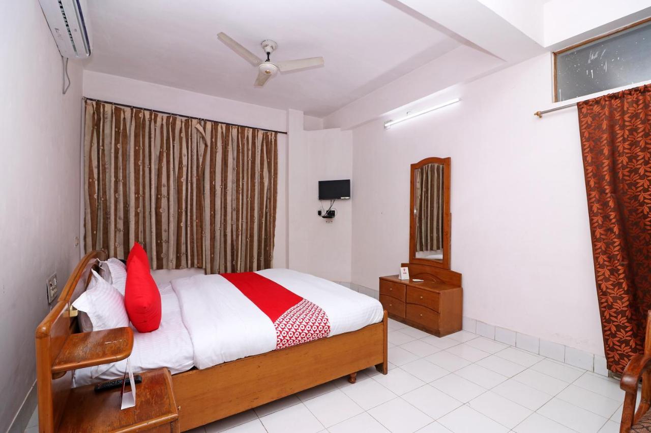 Oyo 16112 Hotel Uruvela International Bodh Gaya Buitenkant foto