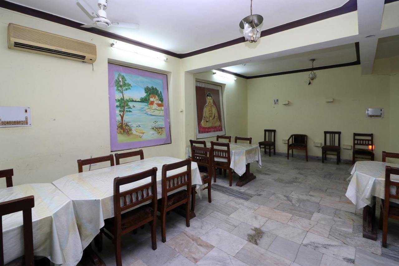 Oyo 16112 Hotel Uruvela International Bodh Gaya Buitenkant foto