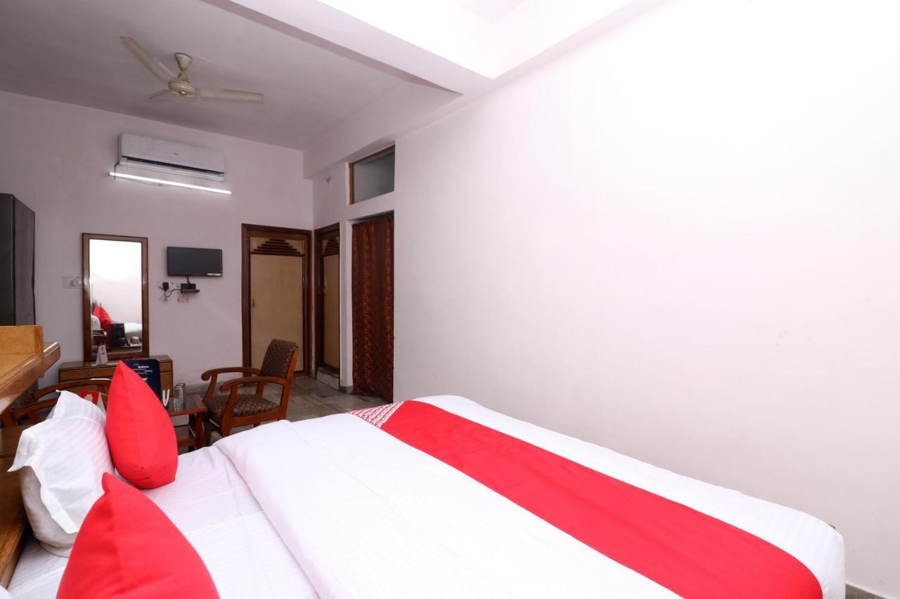 Oyo 16112 Hotel Uruvela International Bodh Gaya Buitenkant foto