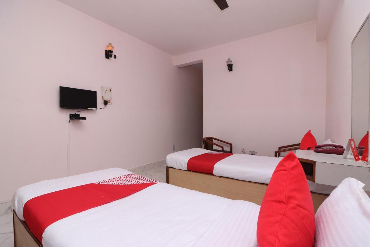 Oyo 16112 Hotel Uruvela International Bodh Gaya Buitenkant foto